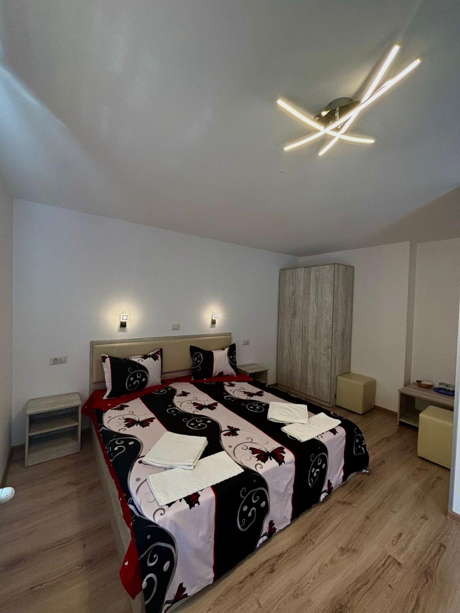 Calypso Rooms Фэгэраш Экстерьер фото
